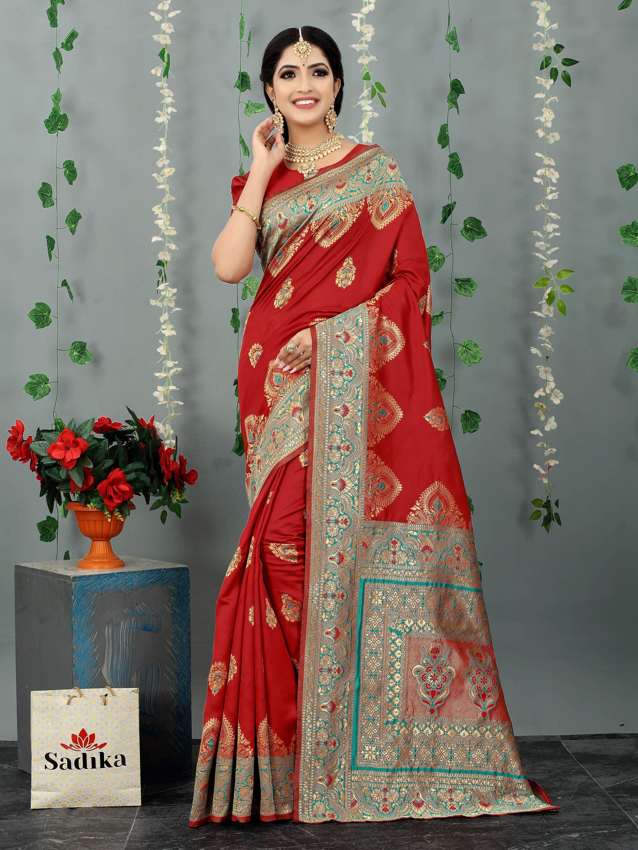 Red Woven Floral Banarasi Cotton Art Silk Saree