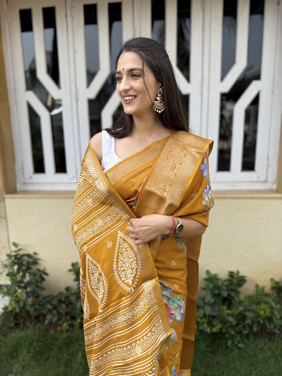 floral printed jacquard woven lace border dola silk saree